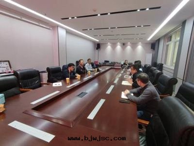 嵩陽光(guāng)電(diàn)赴鄭州大(dà)學(xué)开展(zhǎn)技術(shù)交流活動(dòng)